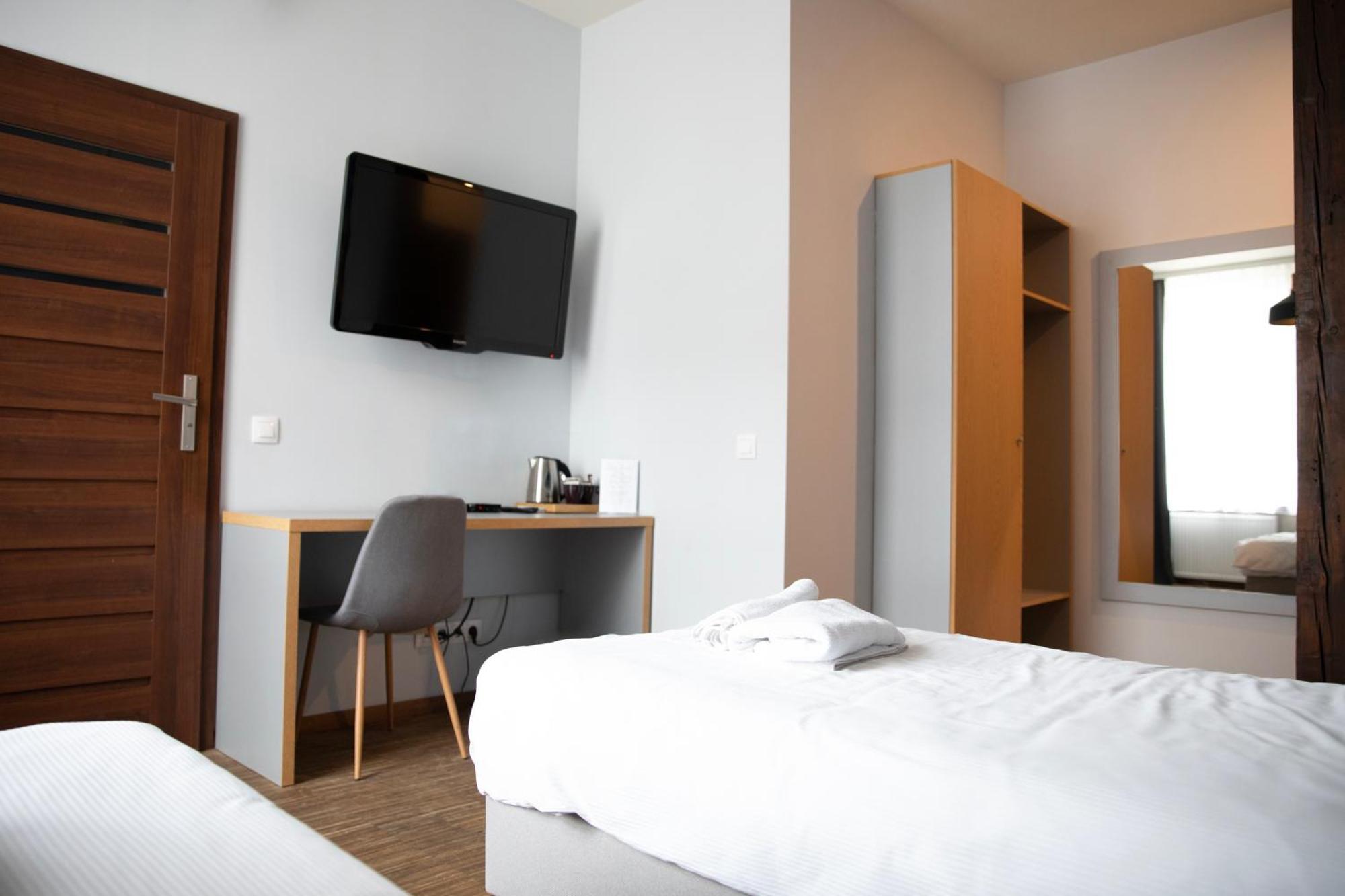 Апартаменти Adler Bed&Breakfast Лодзь Екстер'єр фото