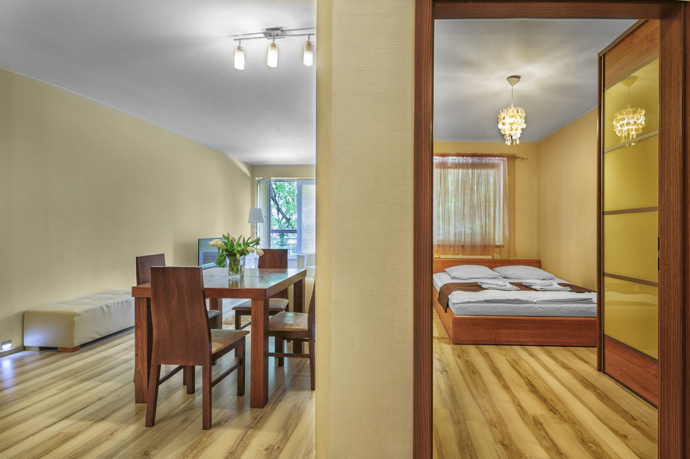 Апартаменти Adler Bed&Breakfast Лодзь Екстер'єр фото